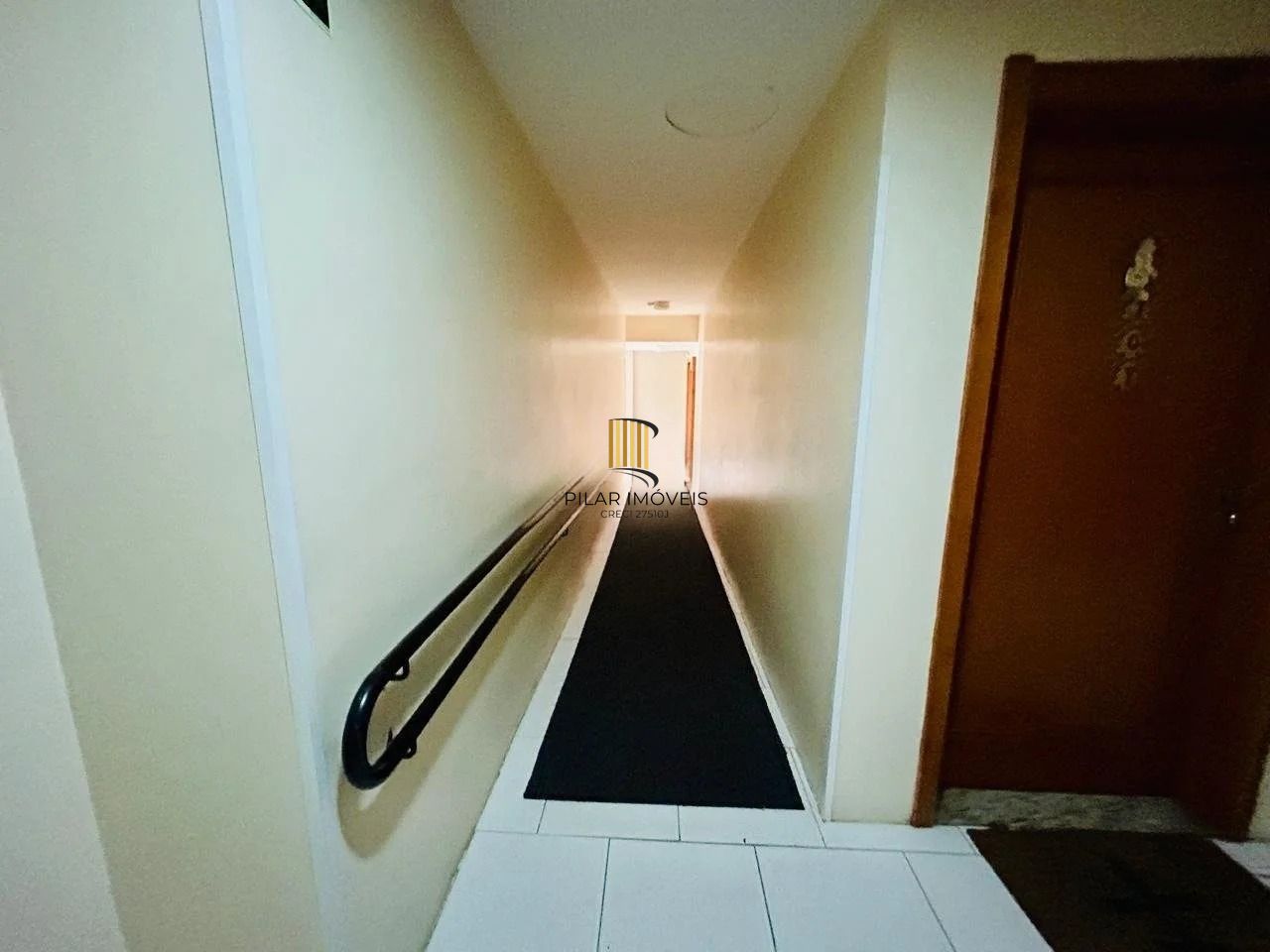 Apartamento 2 Dormitórios com Suíte, elevador e 2 Vagas no Alto Petrópolis