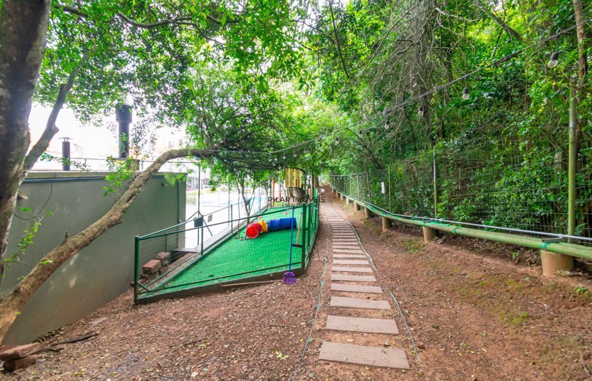 Apartamento com 2 quartos, semi mobiliado, piscina e portaria 24 hr em Gravataí