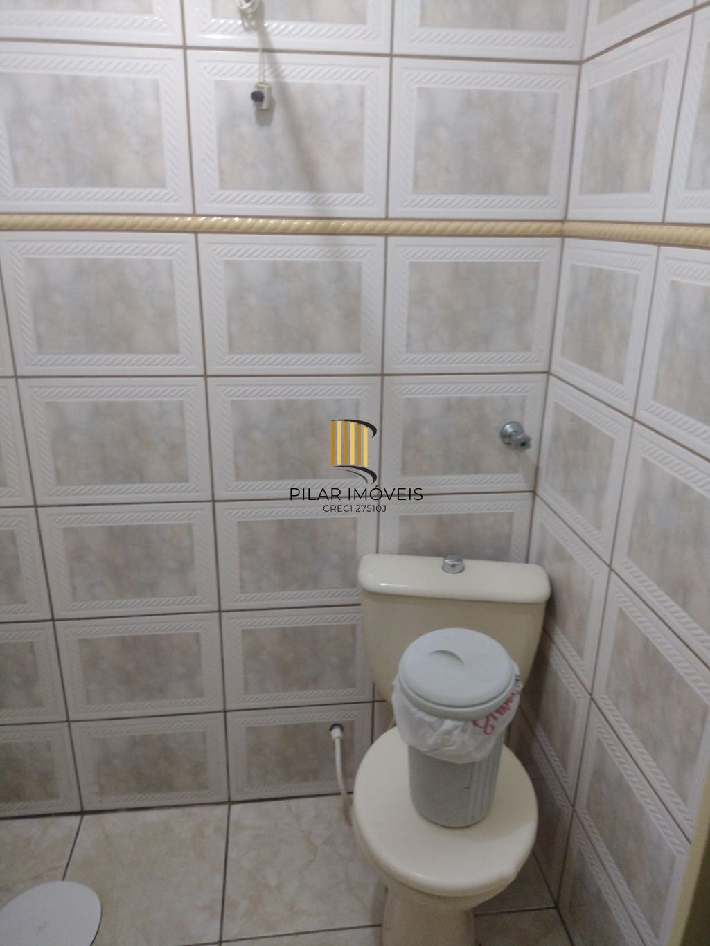 Casa de 3 Quartos e 2 Vagas de garagem em Cachoeirinha.