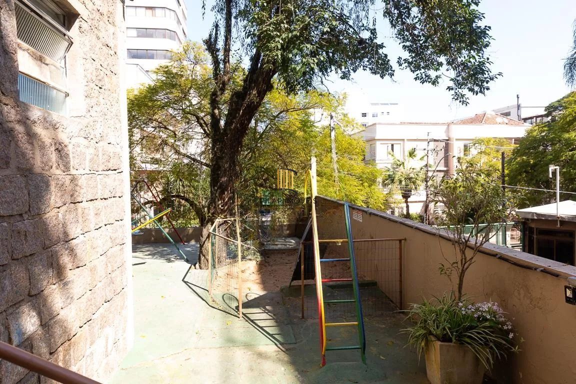 Apartamento com 3 quartos e 1 vaga à venda em Rio Branco, Porto Alegre.