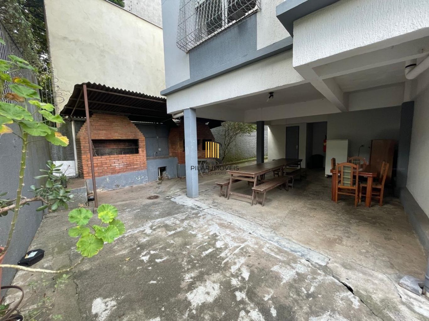 Apartamento à venda com 2 dormitórios no Bairro Cristo Redentor