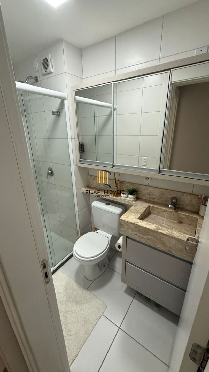 Apartamento de 2 dormitórios, elevador e 1 vaga de garagem em Canoas.