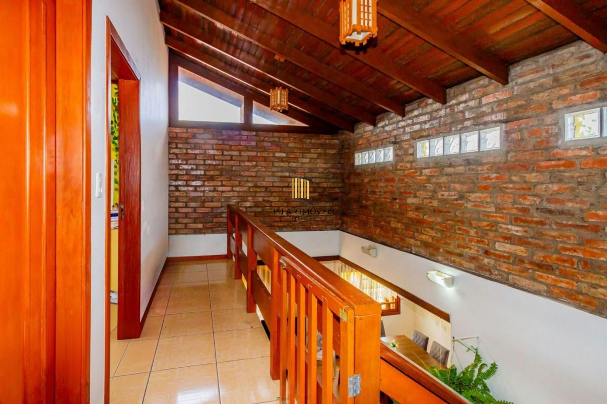 Casa com 5 dormitórios no Bairro Sarandí