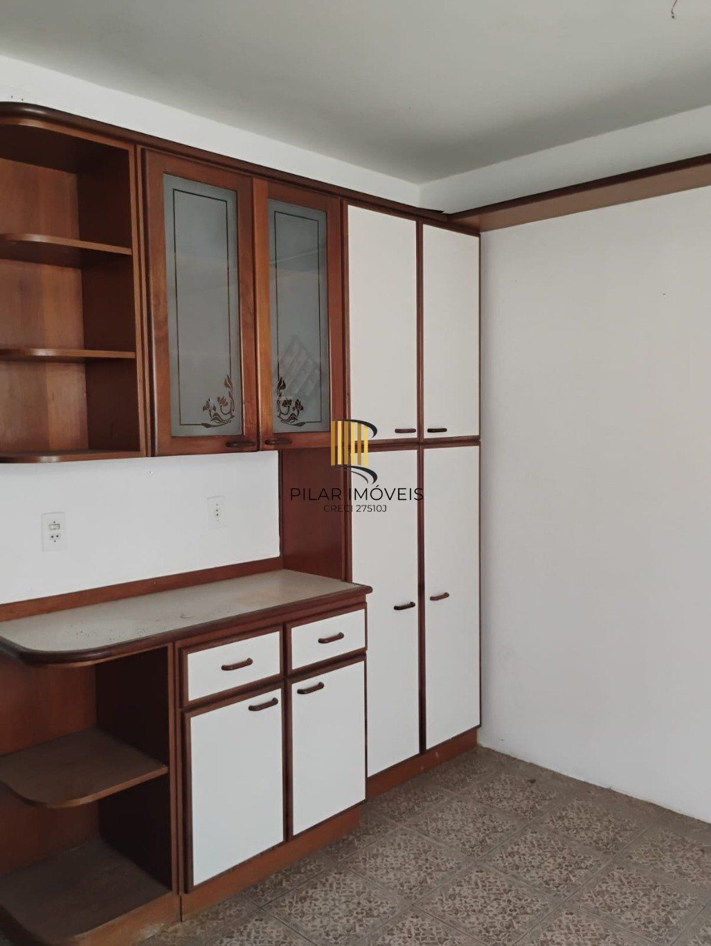 Apartamento com 3 quartos e 2 vagas de garagem no Bairro Jardim Itu/ Planalto.