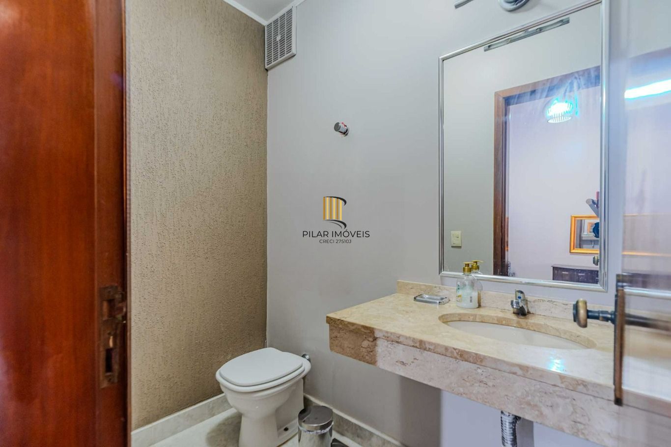 Casa com 3 quartos e 4 vagas no Bairro Vila Ipiranga