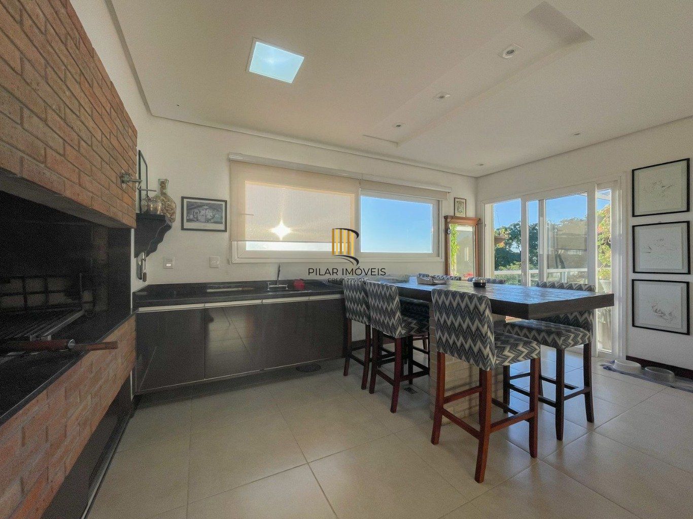 Casa com 4 quartos e 339m² à venda em Santa Tereza, Porto Alegre.