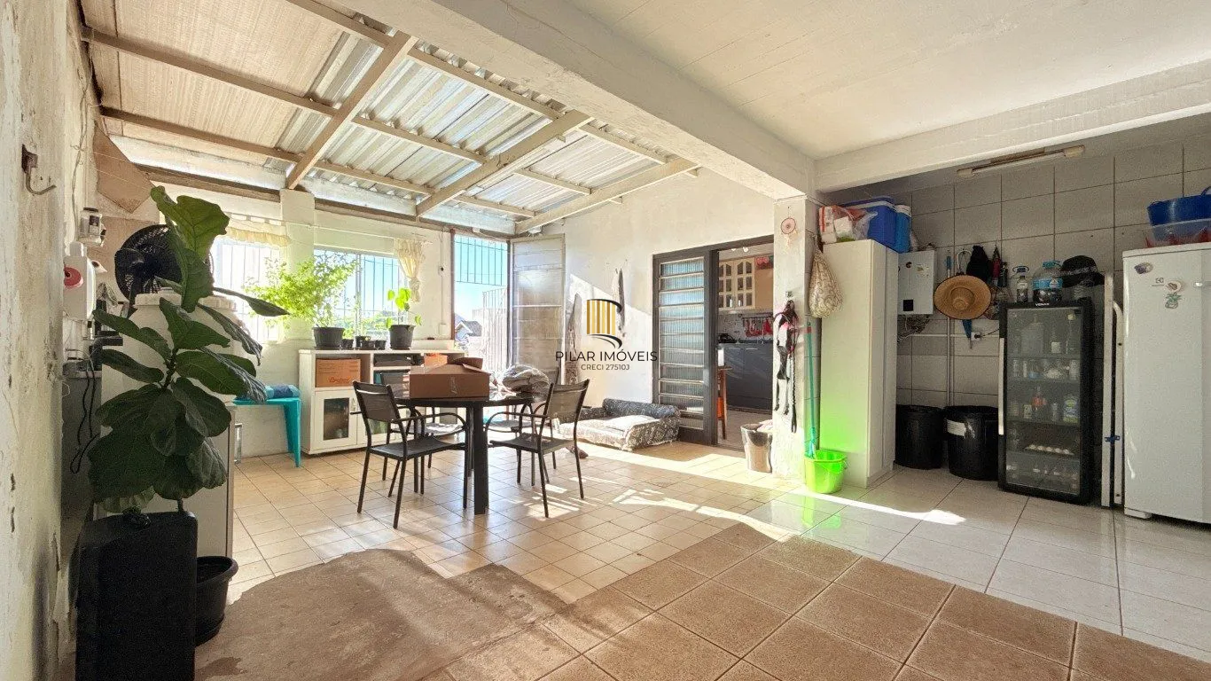 Casa com 4 quartos, vaga coberta, piscina e pátio no bairro Cristo Redentor