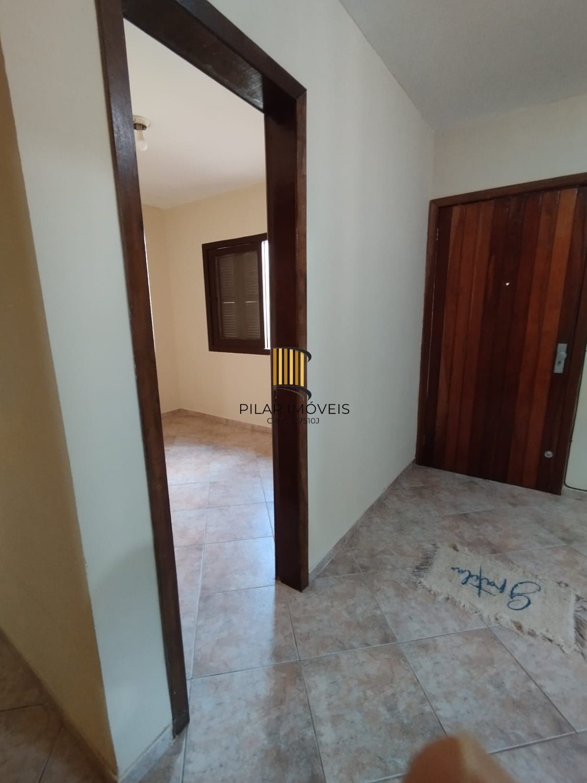 Casa de 4 dormitórios e 2 vagas de garagem em Canoas.