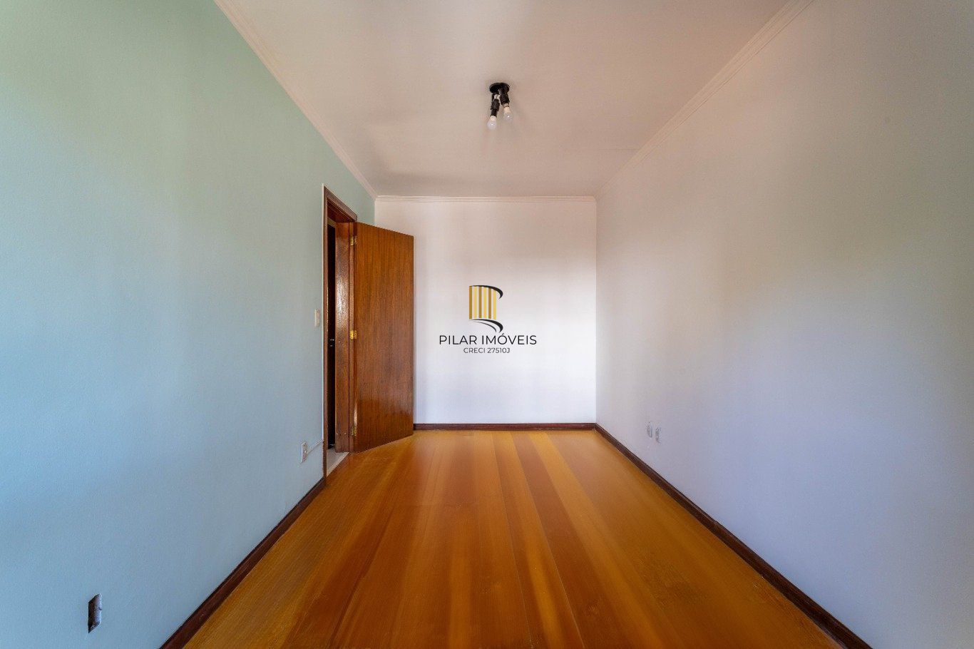 Apartamento com 2 dormitórios (1 suíte) e 1 vaga no Bairro Bela Vista