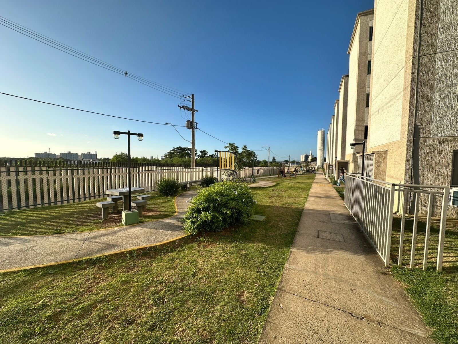 Apartamento 2 dormitórios com 1 vaga Bairro Rubem Berta Porto Alegre