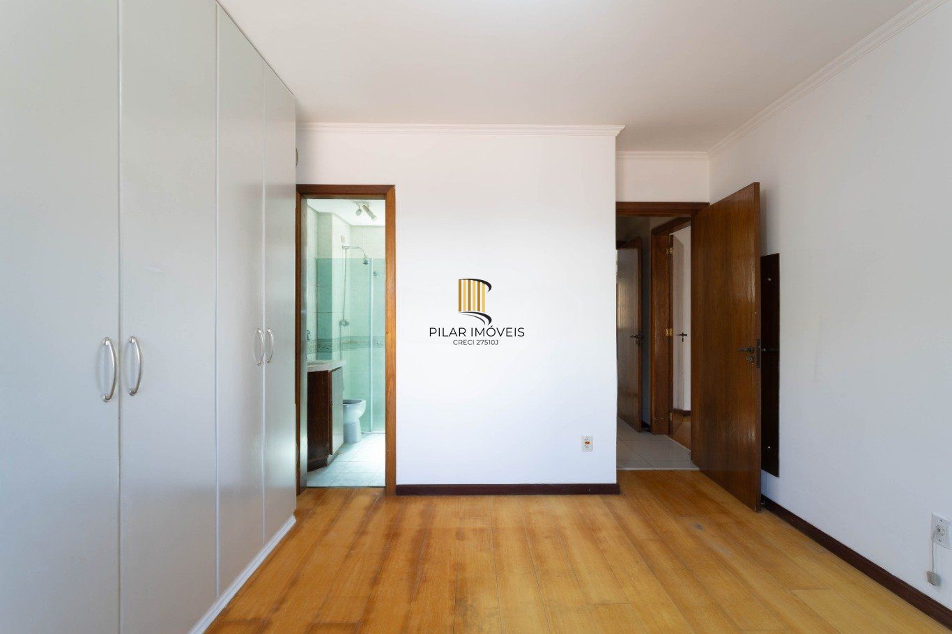 Apartamento com 2 dormitórios (1 suíte) e 1 vaga no Bairro Bela Vista