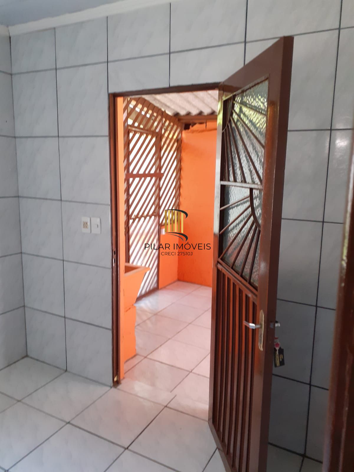 Duas Casas no Mesmo Terreno com 169m² e Entradas Independentes