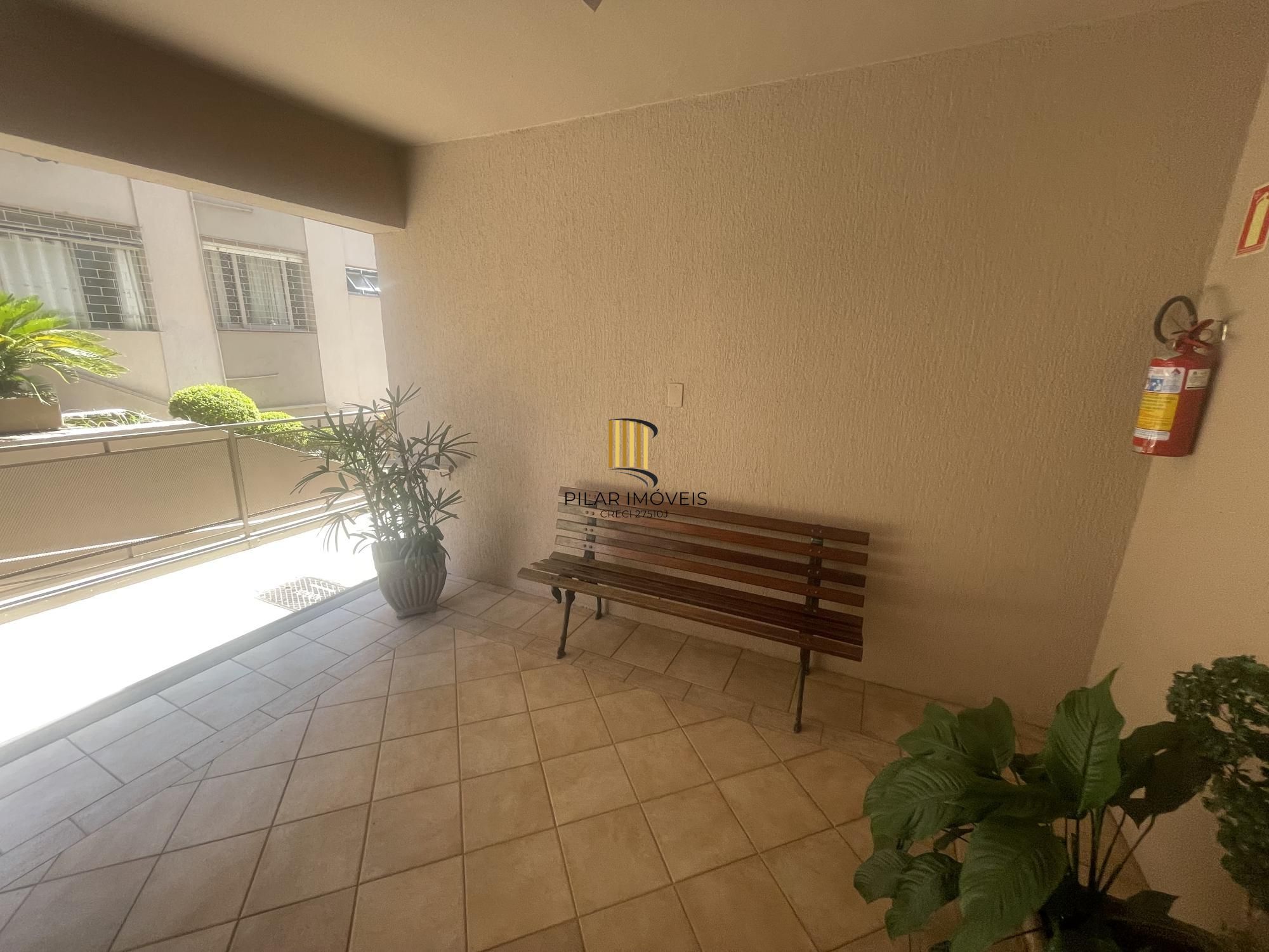 Apartamento com 2 quartos com closet à venda 1 vaga de garagem Elevador Sarandi