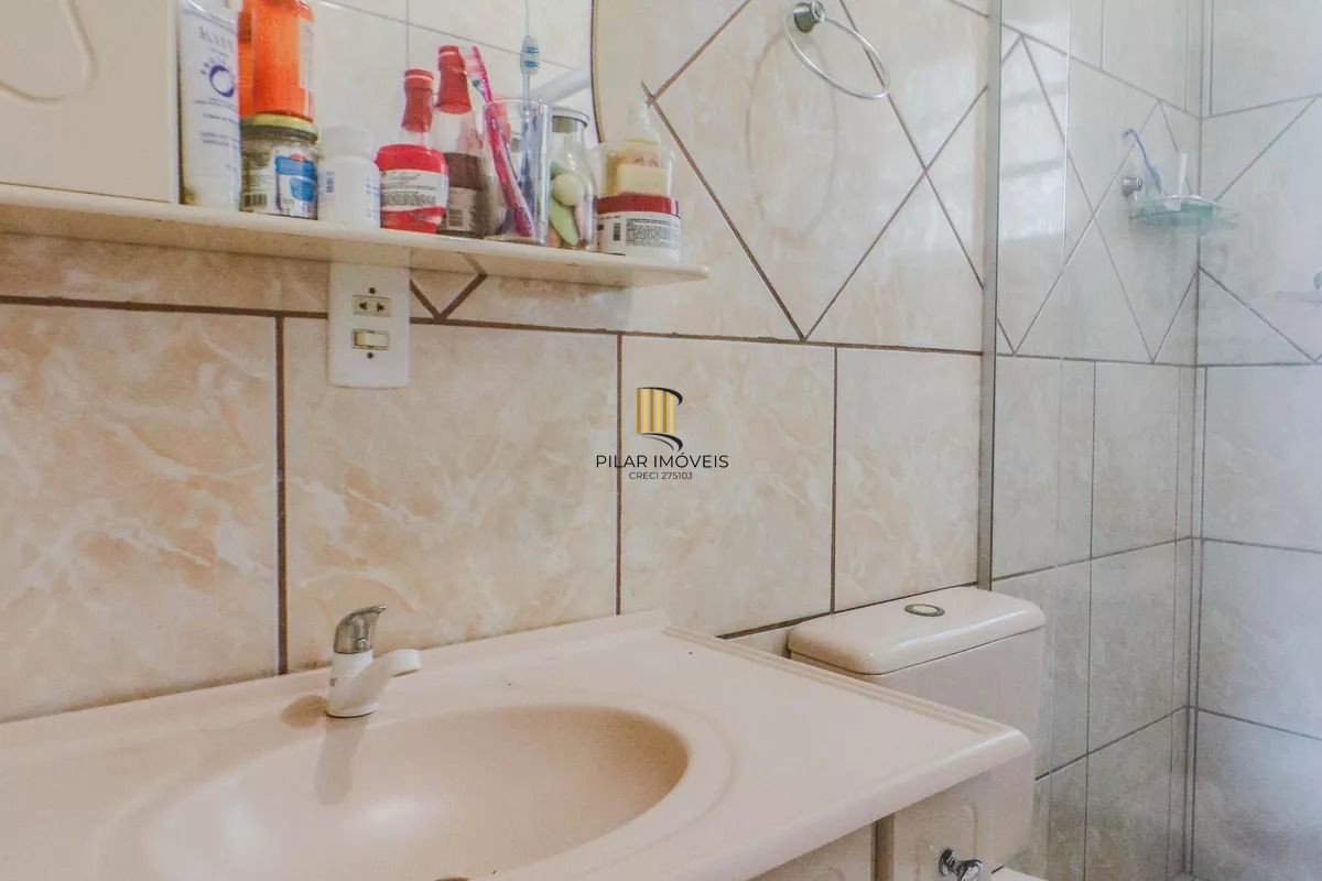 Casa e loja à venda com 300m², 3 quartos e 3 vagas no Rubem Berta