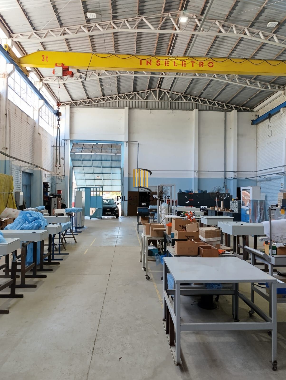 Pavilhão com 2500m de área construida no bairro Sarandi