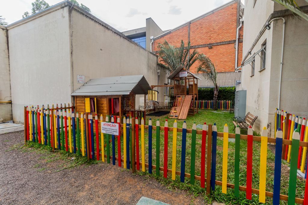Apartamento com 2 quartos e 1 vaga de garagem no Bairro Sarandí