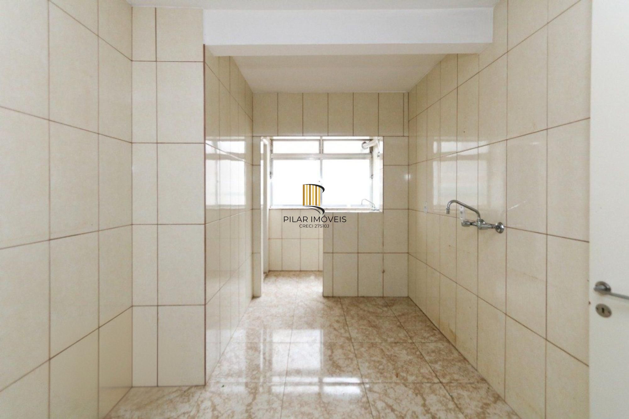 Apartamento com 2 quartos, elevador no centro de Canoas.