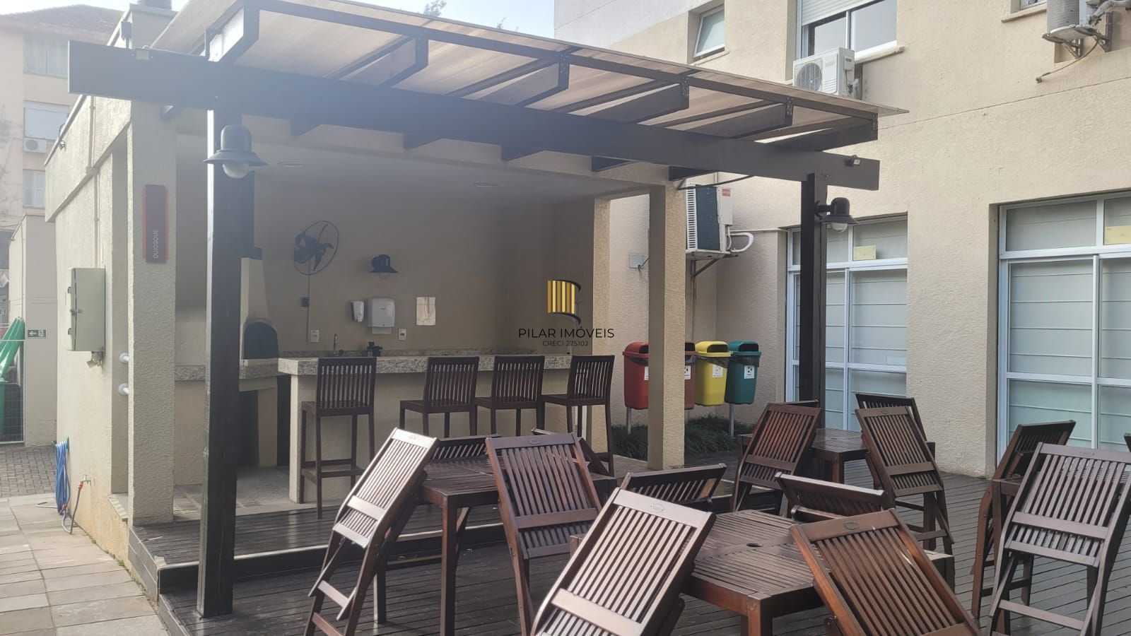 Apartamento mobiliado de 2 quartos, elevador e 1 vaga Jardim Lindóia