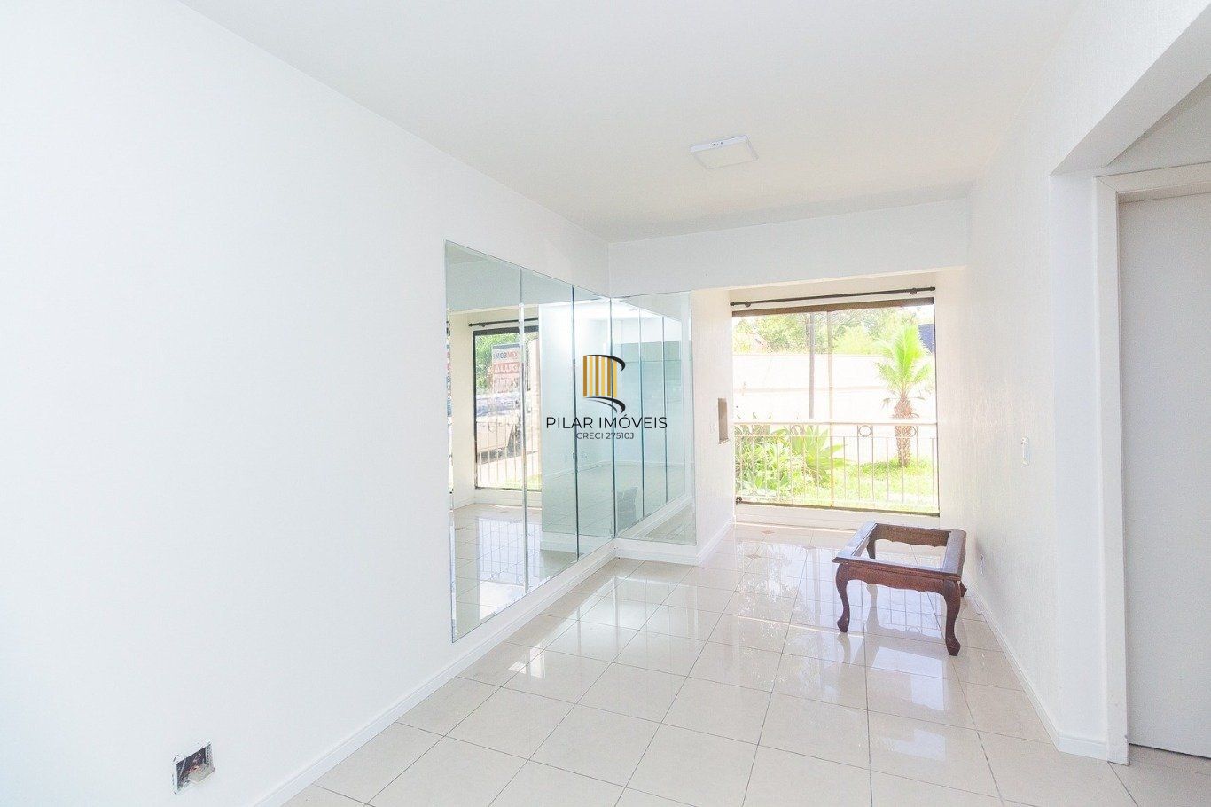 Apartamento com 2 quartos, 1 vaga, gás central e elevador no bairro Sarandi. - Pilar Imóveis