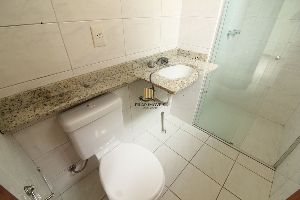 Apartamento com 2 quartos, 1 suíte e 1 vaga de garagem no Bairro Bom Fim.