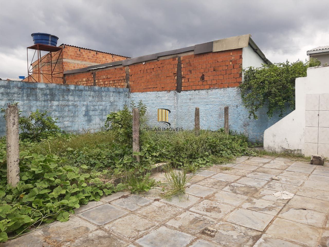 Casa de 2 Quartos e 2  vagas de garagem no Parque Granja em Cachoeirinha.