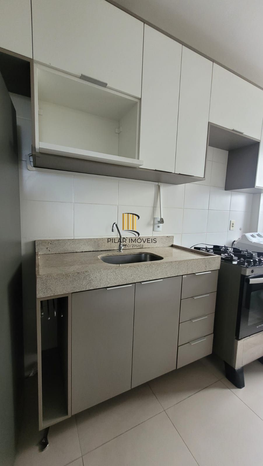 Apartamento 2 dormitórios, 1 vaga e elevador no Morro Santana.