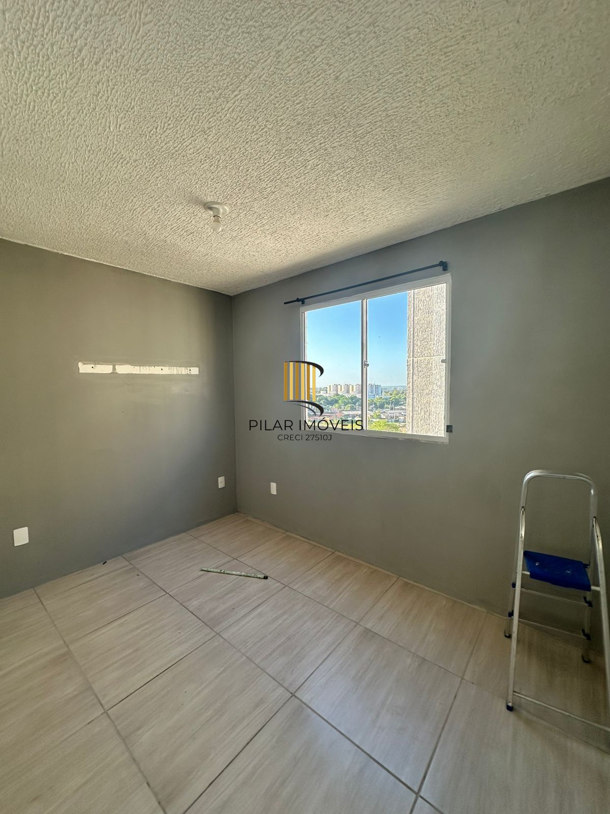 Apartamento 2 dormitórios com 1 vaga Bairro Rubem Berta Porto Alegre