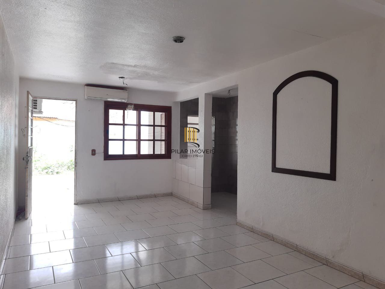 Casa de 2 Quartos e 2  vagas de garagem no Parque Granja em Cachoeirinha.