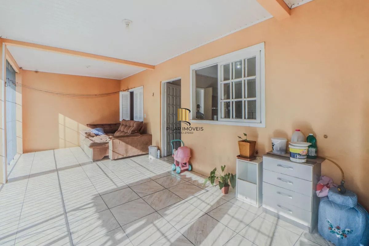 Casa e loja à venda com 300m², 3 quartos e 3 vagas no Rubem Berta