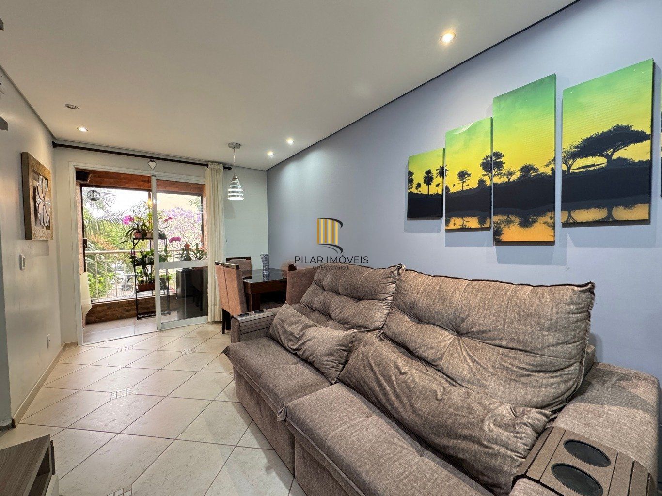 Apartamento com 2 quartos, 1 vaga e elevador no bairro Sarandi