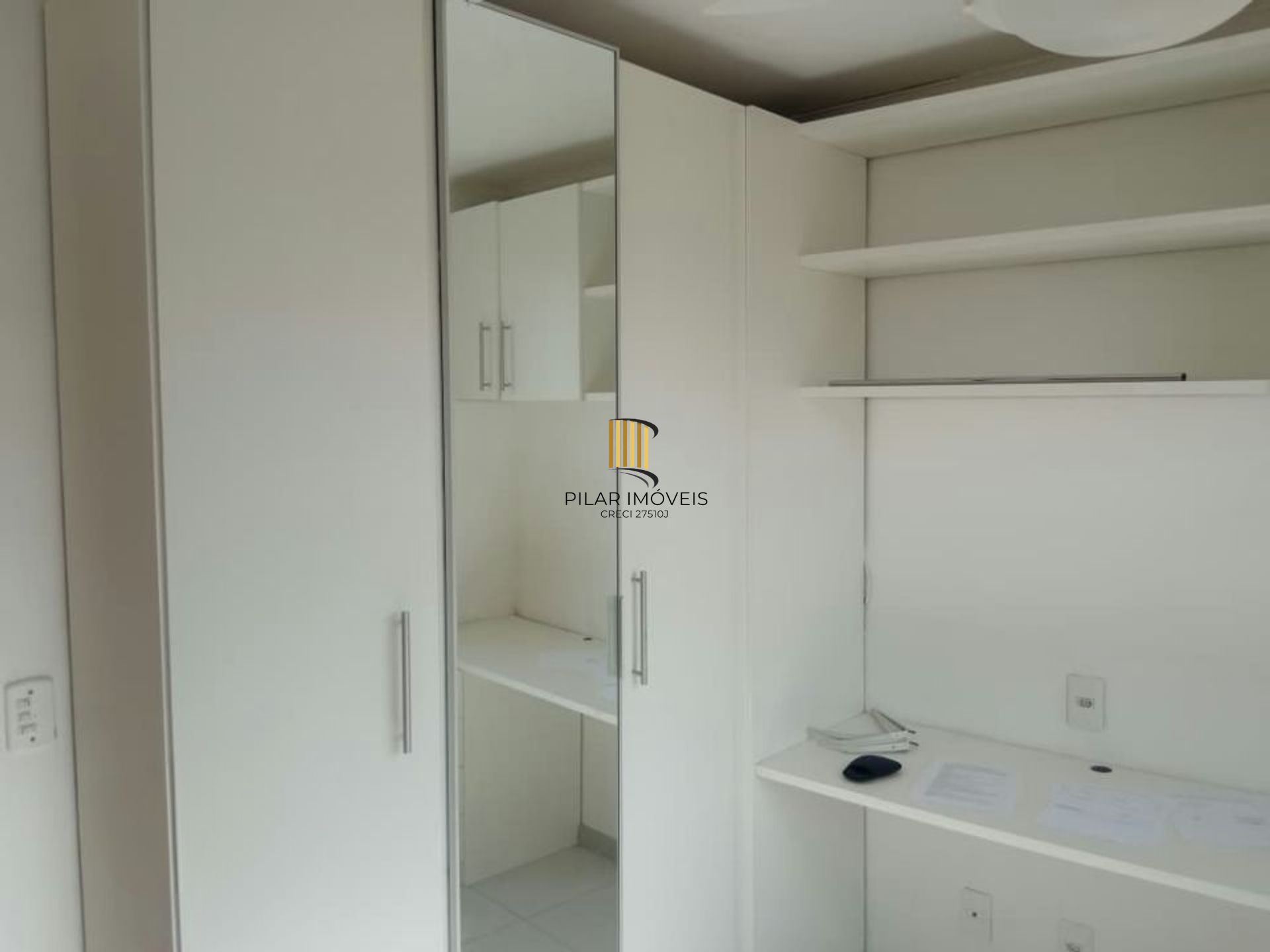 Apartamento com 2 quartos, vaga e salão de festa no bairro Passo das Pedras.