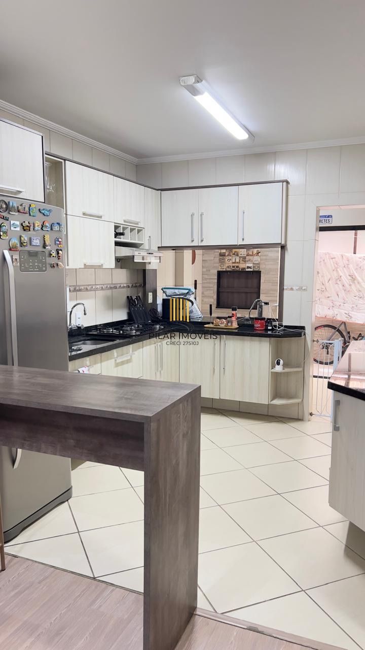 Apartamento Térreo 2 dormitórios 1 suíte e 2 vagas de Garagem Cachoeirinha