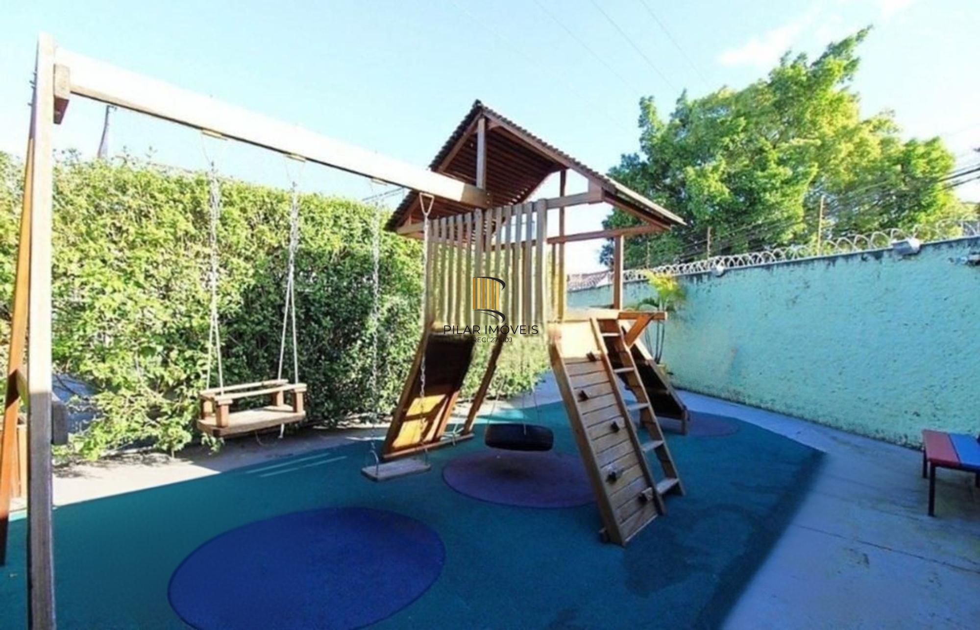 Casa em Condomínio com 3 dormitórios com 76m