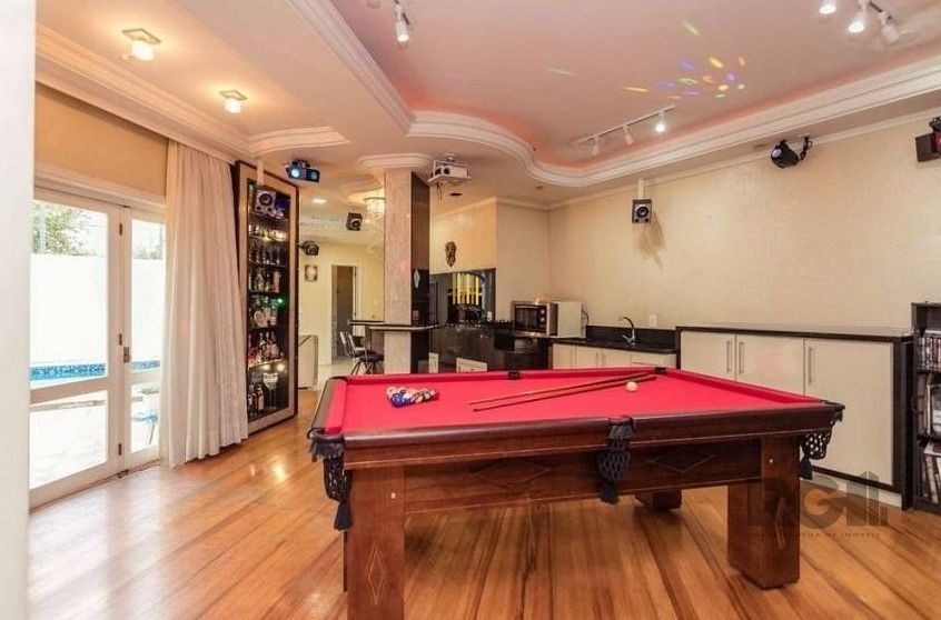 Casa com 4 suítes no Bairro Jardim Itu
