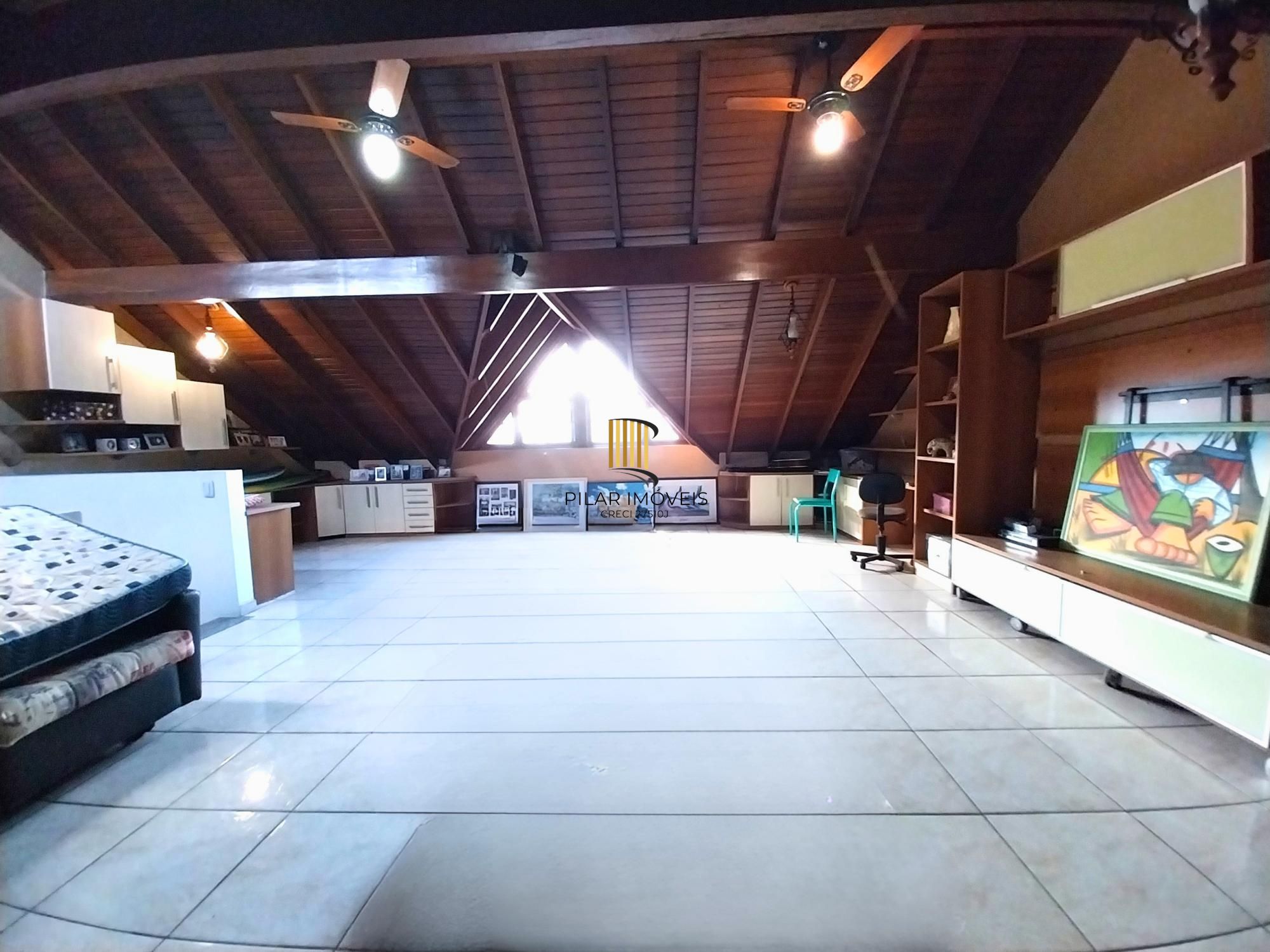 Casa em Condomínio com 4 quartos, 1 suíte e 300m² à venda em Ecoville.