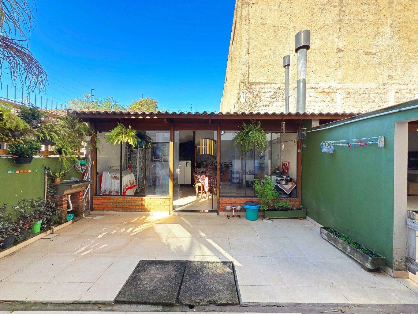 Casa semi mobiliada 3 quartos, suíte, 2 vagas no bairro Jardim Planalto