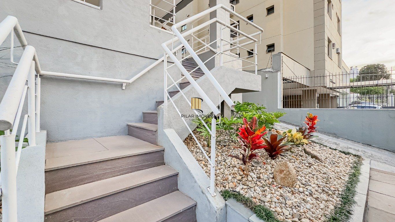 Apartamento com 3 quartos (1 suíte) e 2 vagas no Bairro Passo da Areia.