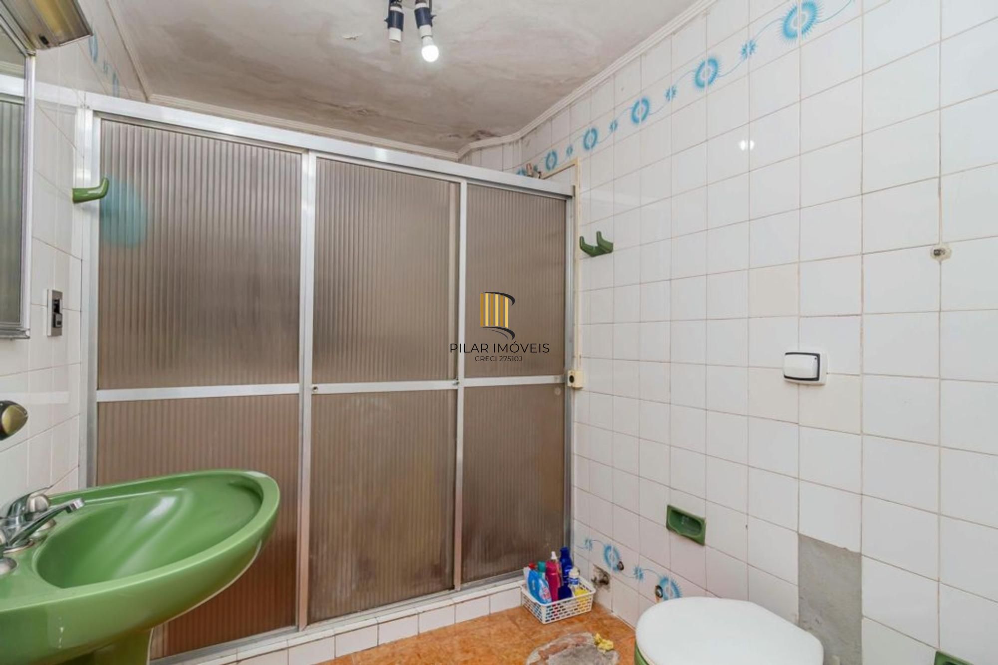 Apartamento com 2 quartos, elevador semi mobiliado no bairro Floresta.