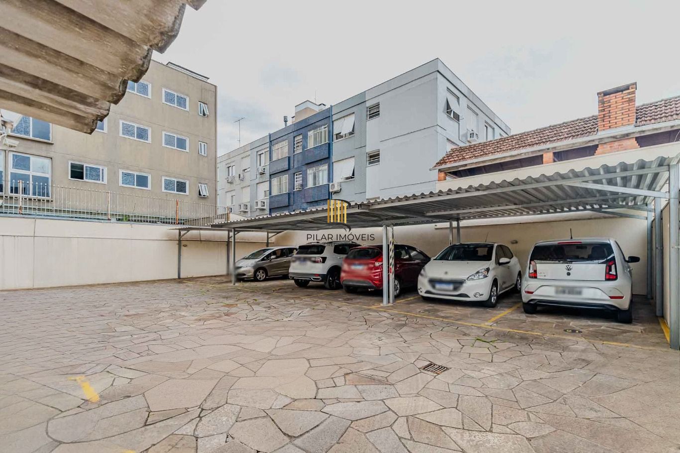 Apartamento com 1 dormitório e 1 vaga de garagem no Bairro Higienópolis