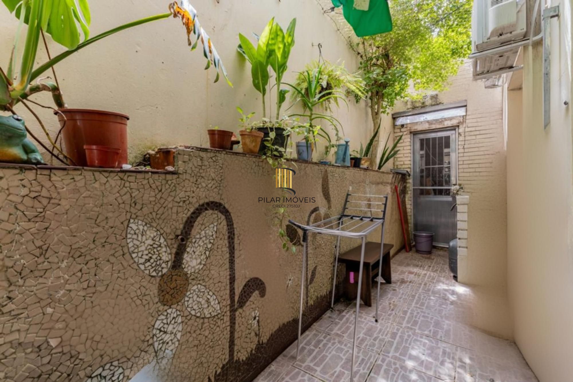 Apartamento Térreo, 3 quartos e varanda separada no bairro Rio Branco