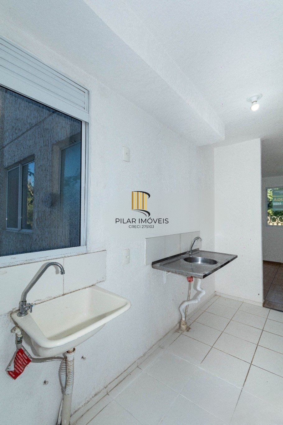 Apartamento com 2 dormitórios, e 1 vaga no bairro Estancia Velha em Canoas.