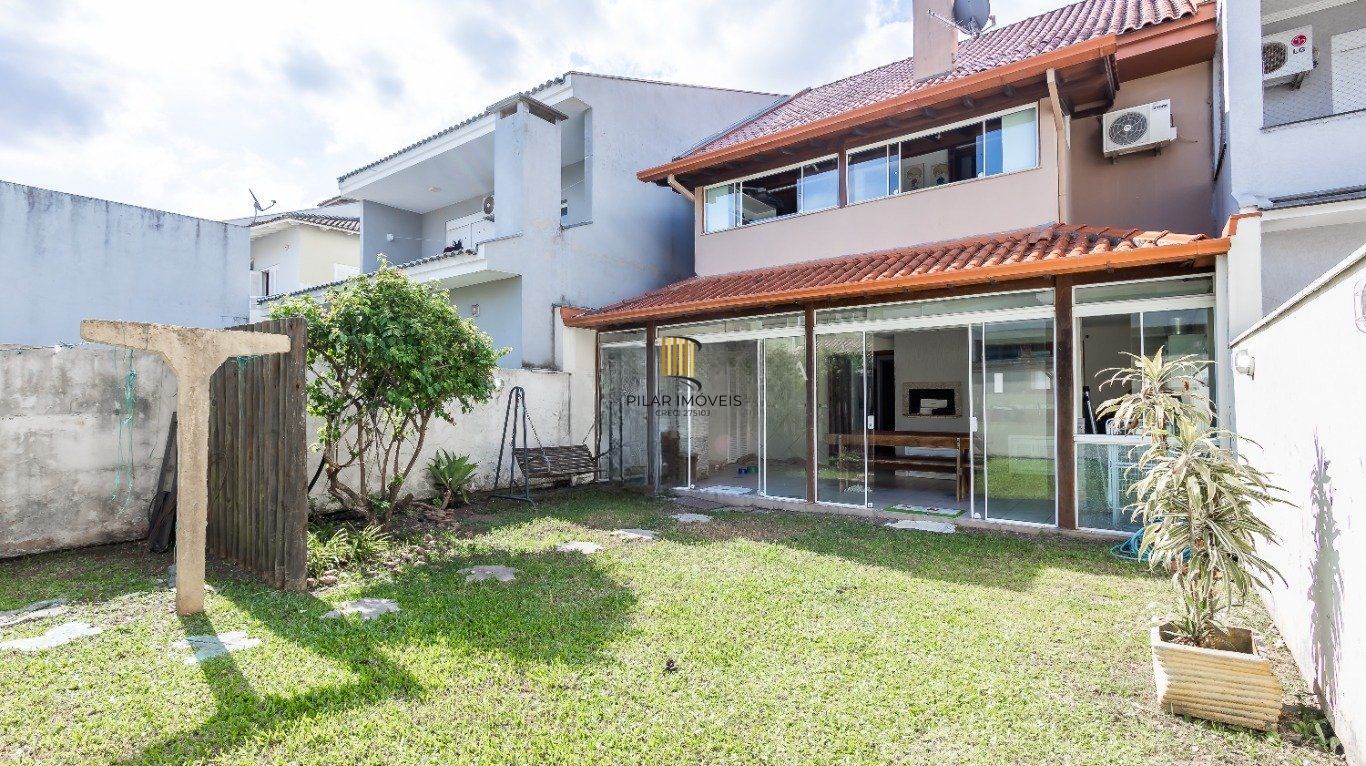 Casa em Condomínio com 4 quartos, 1 suíte e 300m² à venda em Ecoville.