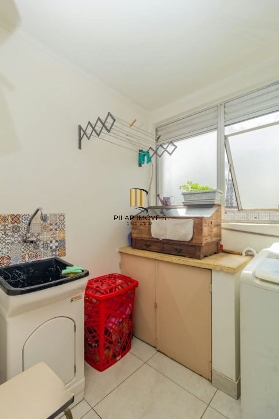 Apartamento Ensolarado com 80m² e Vaga Escriturada – bairro Santa Cecília