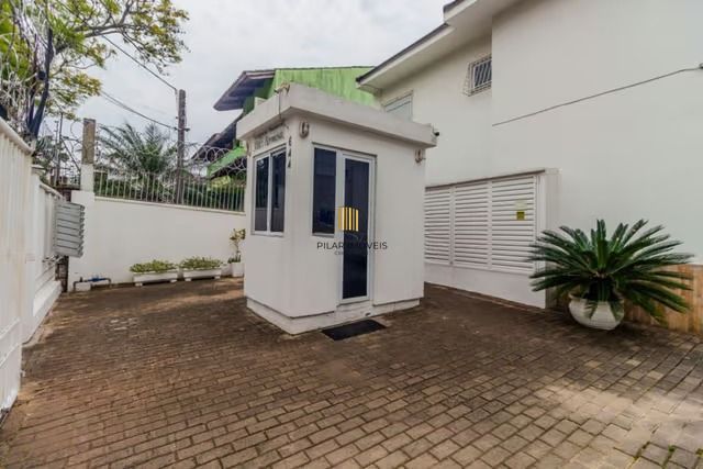 Casa em condomínio de 3 quartos no Bairro Teresópolis Porto Alegre.