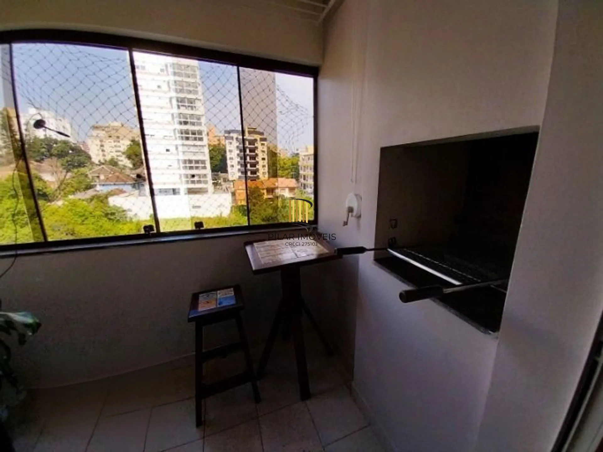 Apartamento de 3 dormitórios, elevador e 1 vaga de garagem em Canoas.