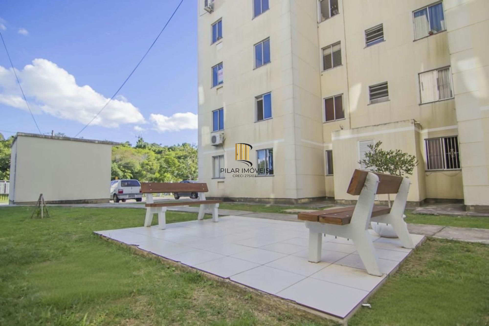 Apartamento com 2 quartos, vaga e salão de festa no bairro Passo das Pedras.