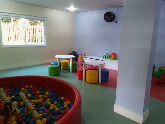 Apartamento de 2 dormitórios, elevador no Bairro jardim carvalho Porto Alegre.