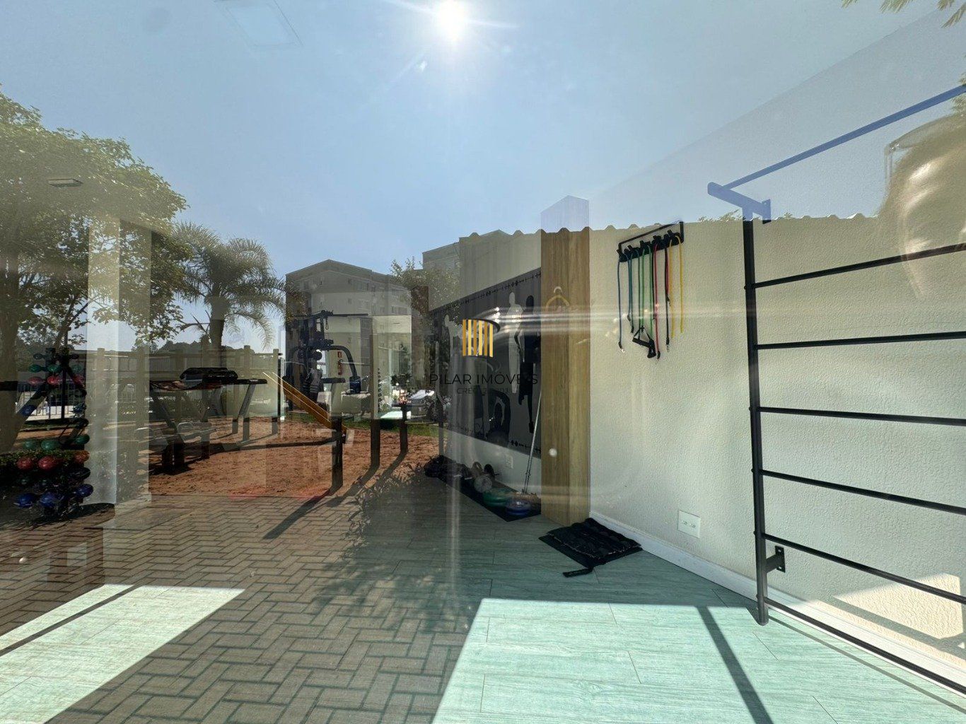 Apartamento de 2 dormitórios, elevador e 1 vaga de garagem em Canoas.