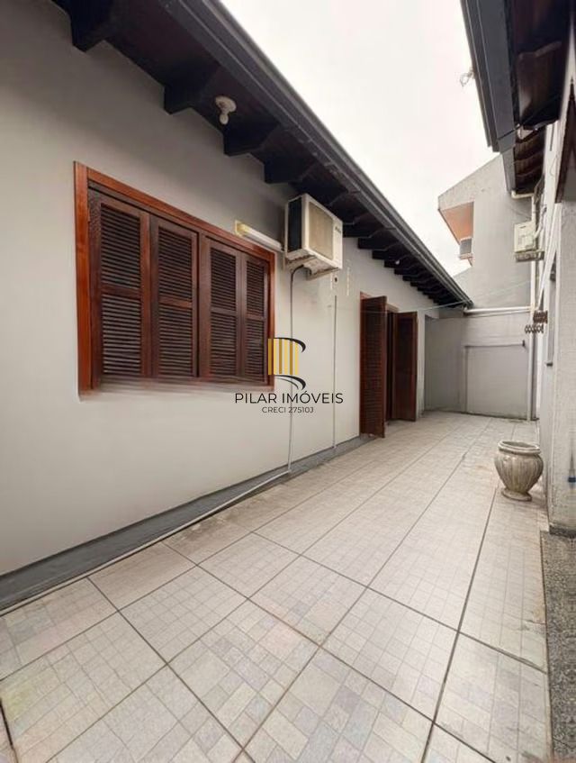 Casa de 3 dormitórios e 1 vaga de garagem em cachoeirinha.