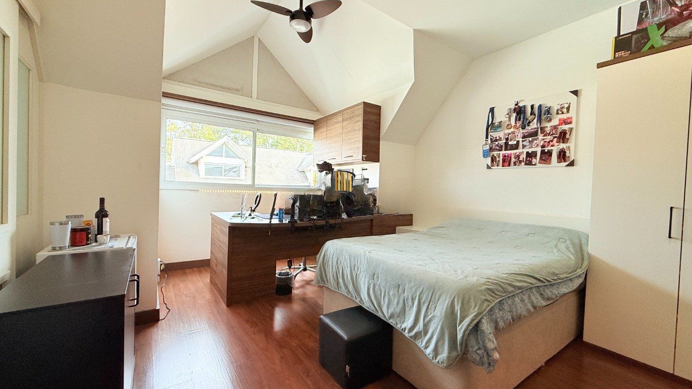 Casa em condomínio fechado com 4 dormitórios bairro Agronomia.